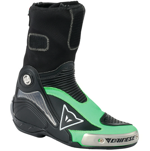 R AXIAL PRO IN BOOTS